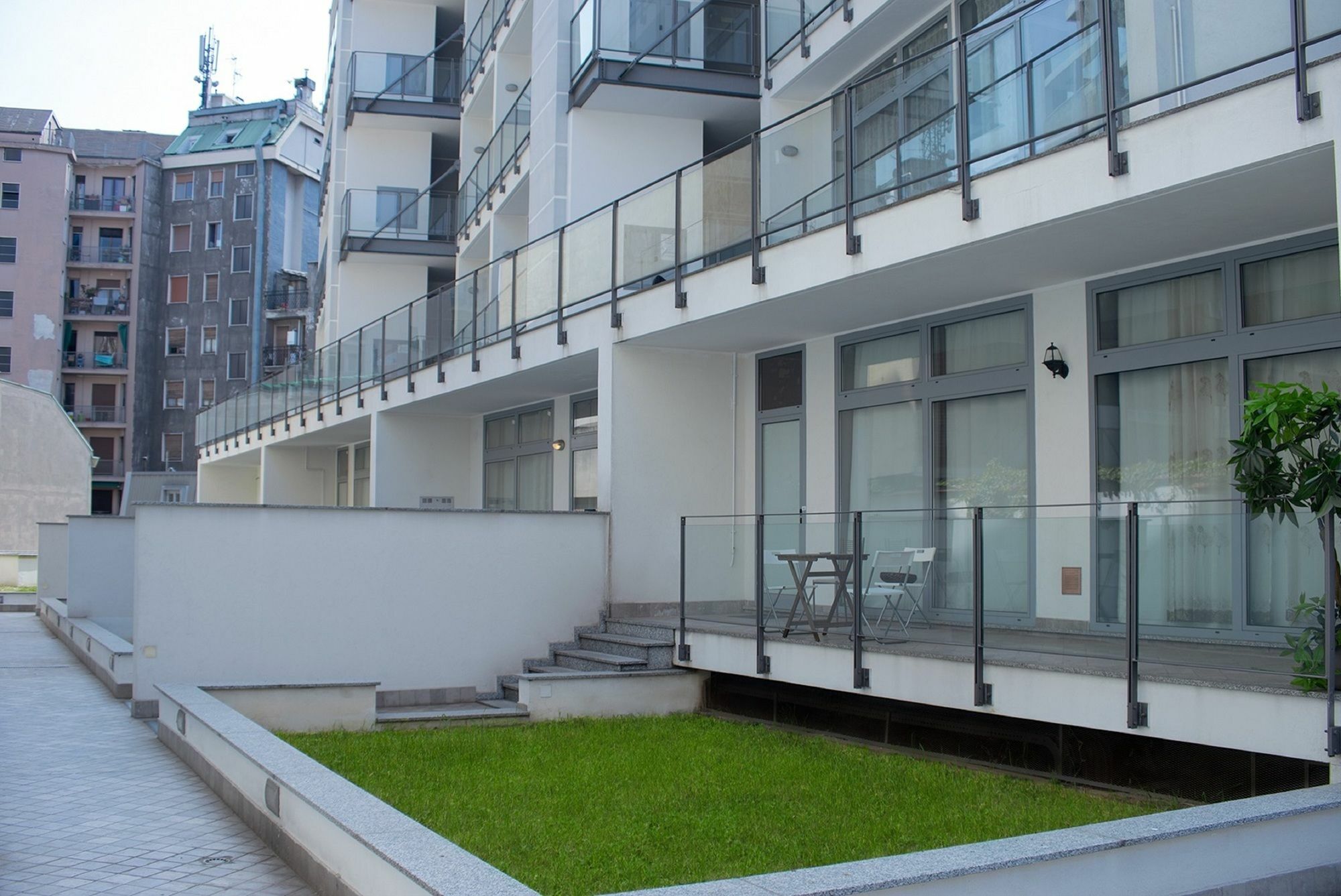 Red Line Apartments Milano ภายนอก รูปภาพ