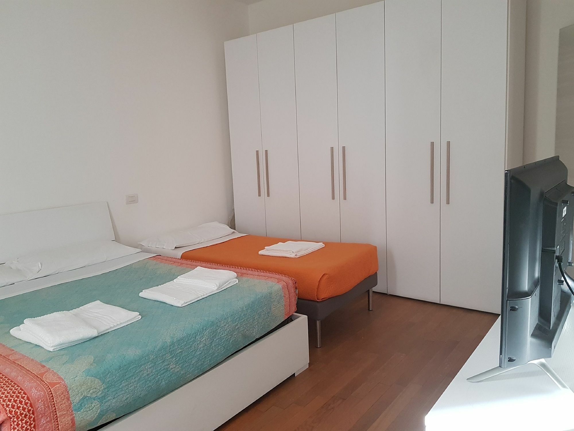 Red Line Apartments Milano ภายนอก รูปภาพ
