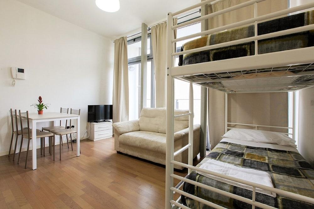 Red Line Apartments Milano ภายนอก รูปภาพ