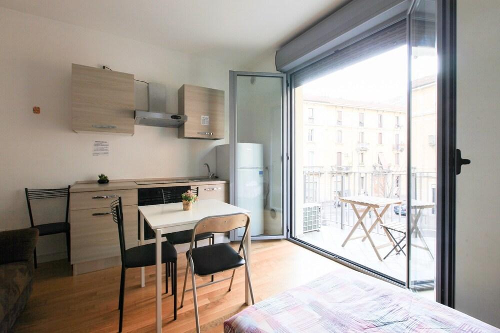 Red Line Apartments Milano ภายนอก รูปภาพ
