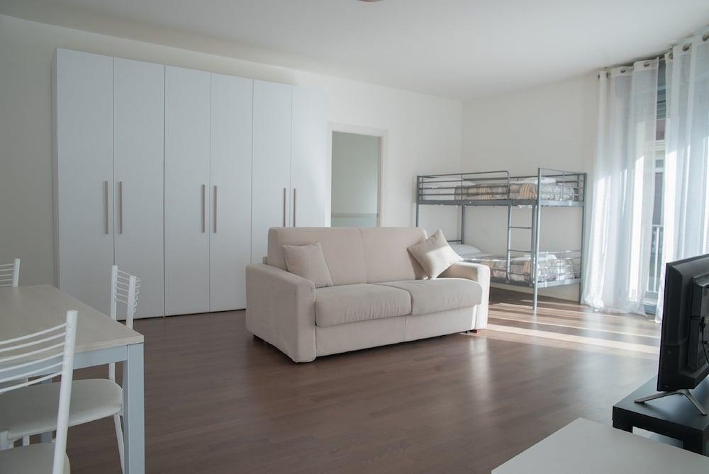 Red Line Apartments Milano ภายนอก รูปภาพ
